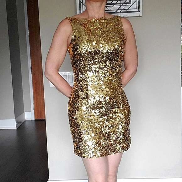Bebe by Tara Subkoff Dresses & Skirts - 👑 5X HOST PICK 👑 Bebe by Tara Subkoff Sequin Cocktail Drees